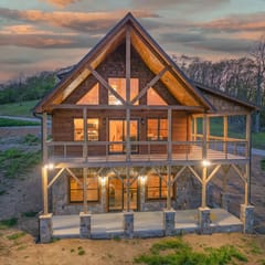 Grandfather Mtn Views | Hot Tub + Game Room