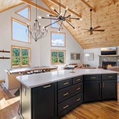 Modern Mountain Retreat I Hot Tub, Views, Game Room
