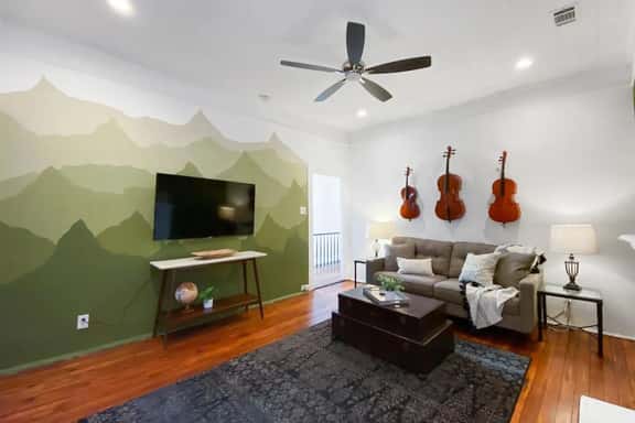 The Forsyth Victorian Gathering House - Sleeps 19! - Image 1