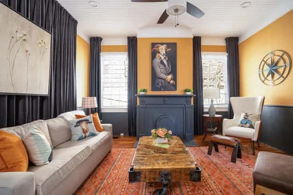 Forsyth Historic Duplex Sleeps 10 - Great for large Groups! - Image 1