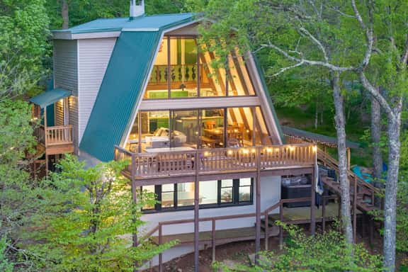 Press Pause | Hot Tub + Epic Mountain Views - Image 1