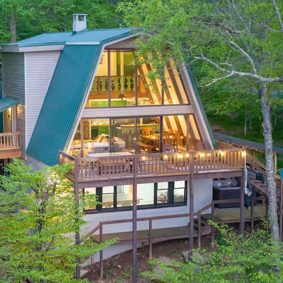 Press Pause | Hot Tub + Epic Mountain Views - Image 1