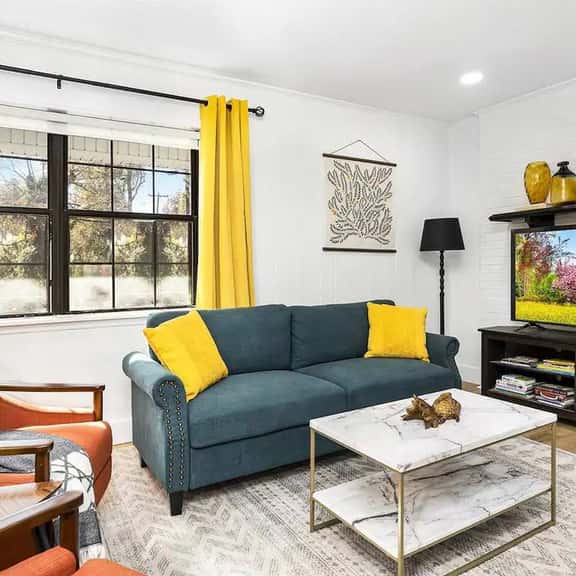 Pet-Friendly Duplex | Ideal for Families & Groups! - Image 1