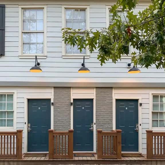 Historic Victorian District Retreat Sleeps 9! - Image 1