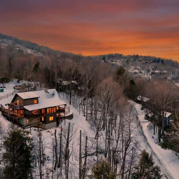 Hot Tub Hideaway | Beech Mountain Chalet - Image 1