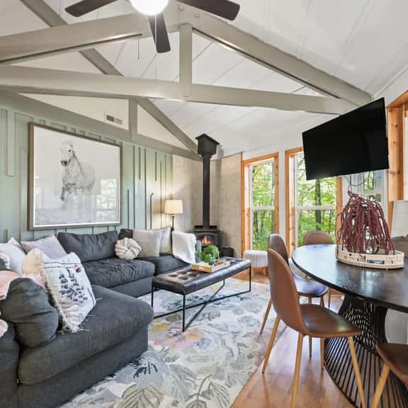 Creekside Retreat | Hot Tub & Firepit | Sleeps 8 - Image 1