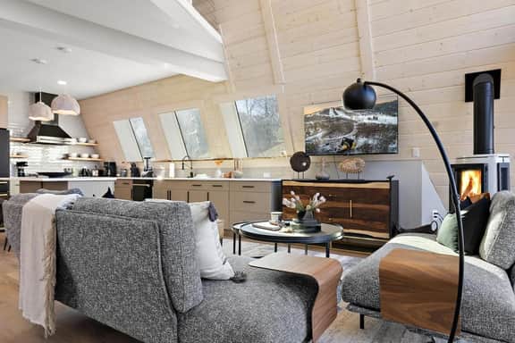 A-Frame at the slope, Beech Mountain Resort - Image 4