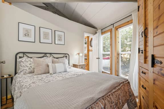 Creekside Retreat | Hot Tub & Firepit | Sleeps 8 - Image 3